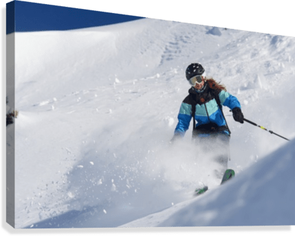 Skiing in powder snow - Powderaddicts